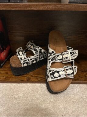 Chinese Laundry Black & White Crochet Double-Buckle Platform Mules